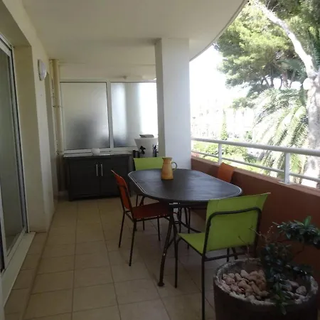 Appartement Hyeres, 2 Pieces, 4 Personnes - Fr-1-335-152 Йер