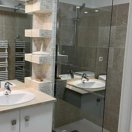 Апартаменты Appartement Hyeres, 2 Pieces, 4 Personnes - Fr-1-335-152 Йер